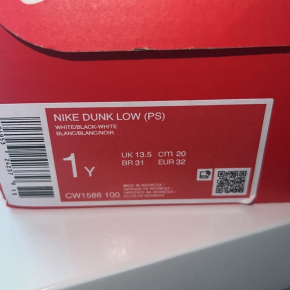 SOLD 🤍 Kids Nike Dunk Low (Panda Dunks) - Picture 5 of 5